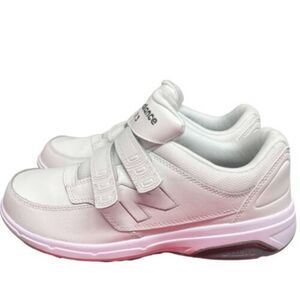 New Balance Sneakers Mens 7.5 D White 813 V1 Hook and Loop Walking Chunky Dad